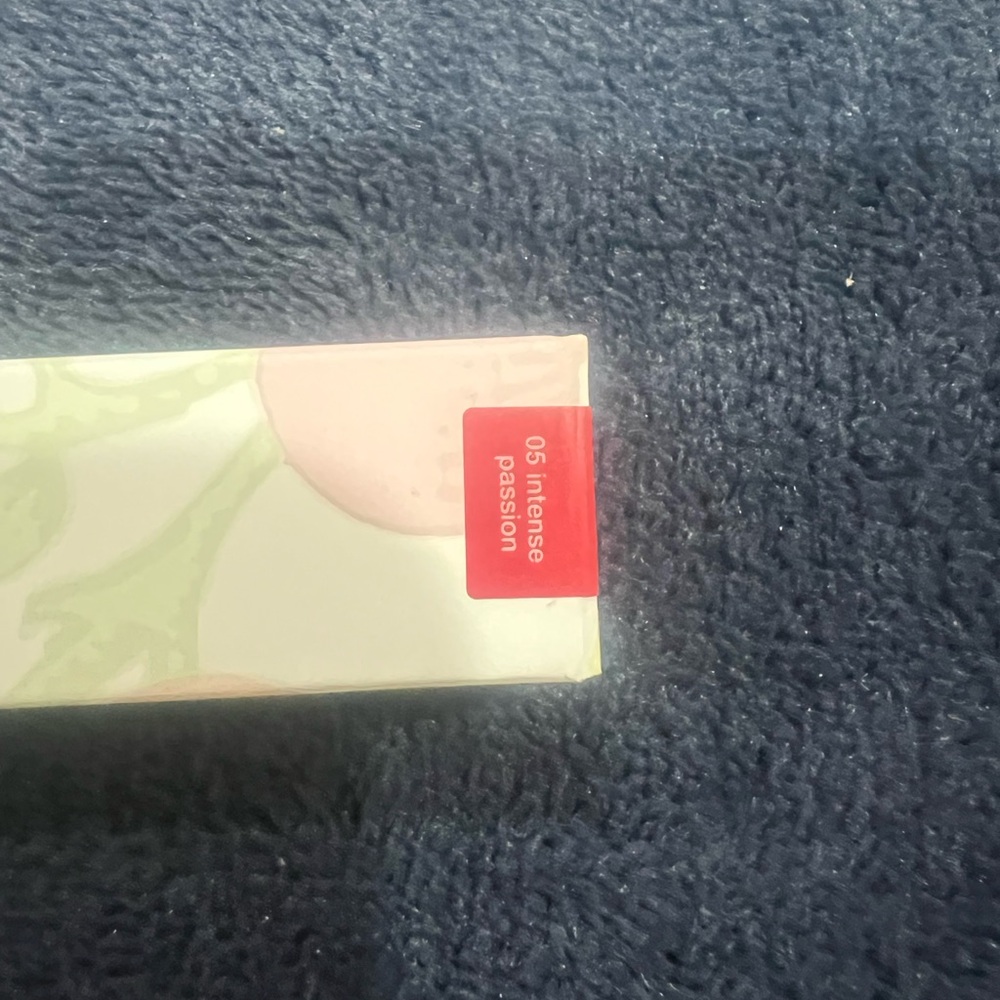 Clinique Lip Liner - Intense Passion -05 - Picture 2 of 4